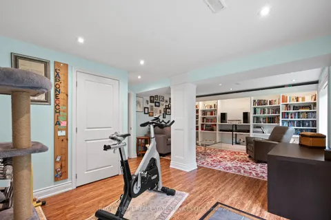 106 West Deane Park Drive, ON M9B 2S5