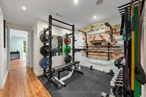 106 West Deane Park Drive, ON M9B 2S5