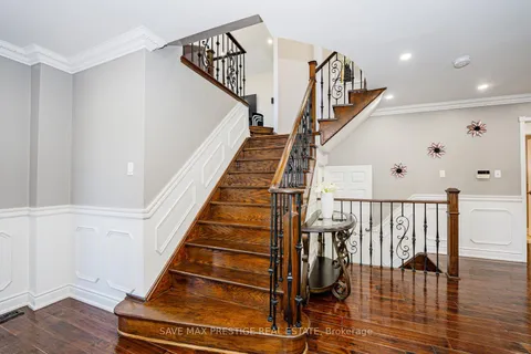 220 Cresthaven Road, ON L7A 1G5