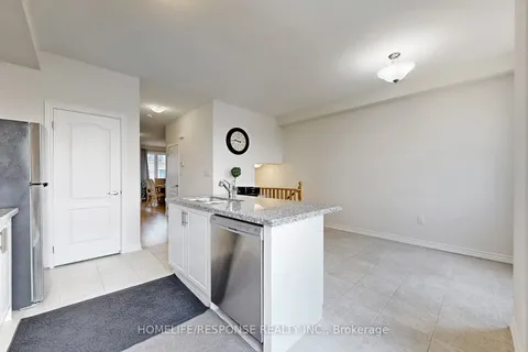 32 VESTRY Way, ON L5P 4N7