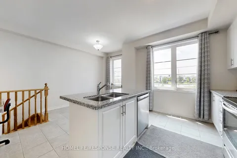 32 VESTRY Way, ON L5P 4N7