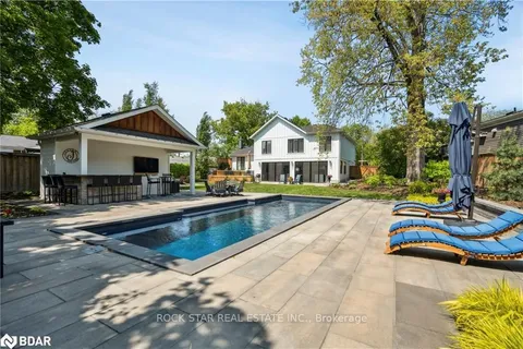 298 Kent Crescent, ON L7L 4T1