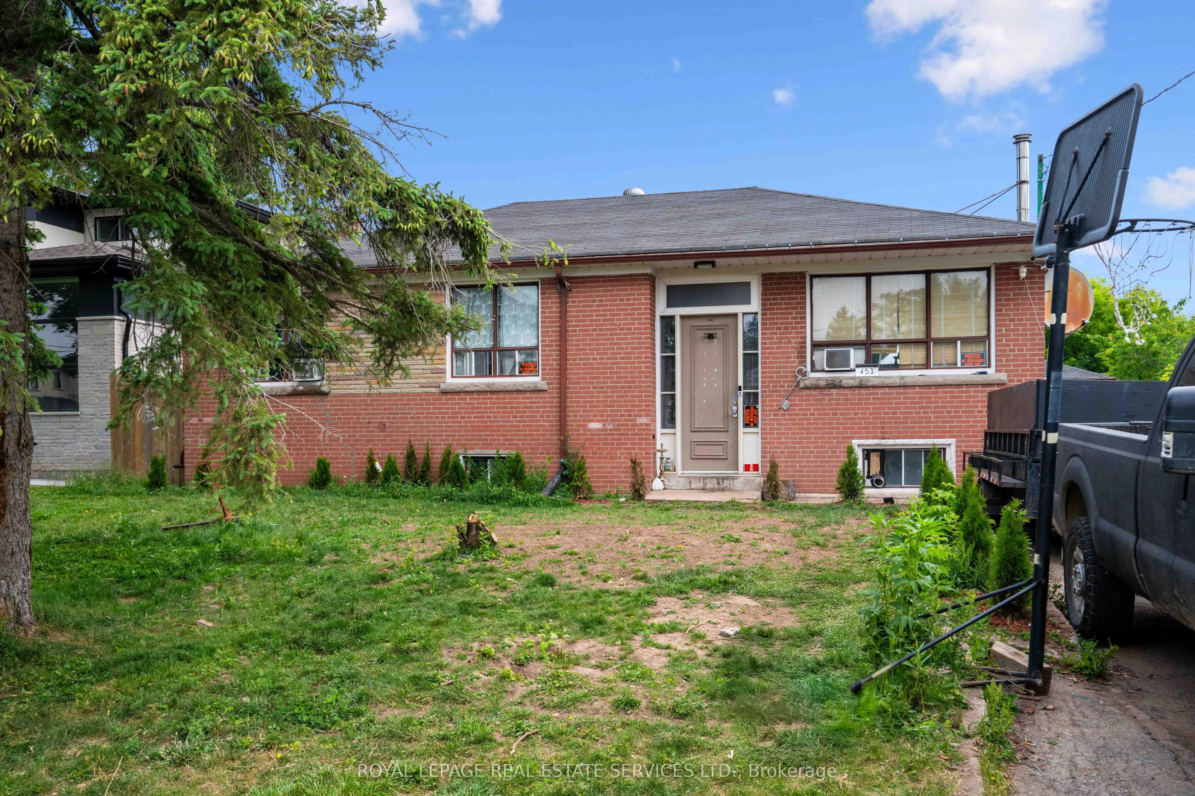 451 Sandmere Place, ON L6L 4G5