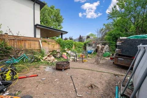 451 Sandmere Place, ON L6L 4G5