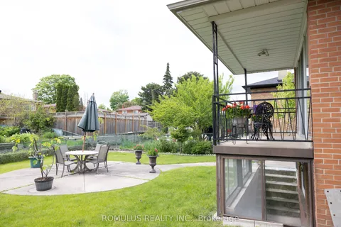 28 Eldorado Court, ON M3J 1X1