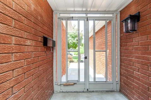 328 Bristol Road, ON L5R 2J7