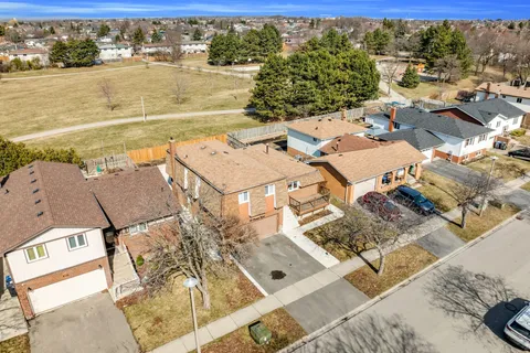 118 Charters Road, ON L6V 2S5