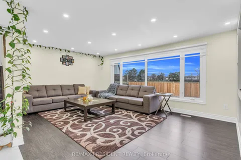 118 Charters Road, ON L6V 2S5