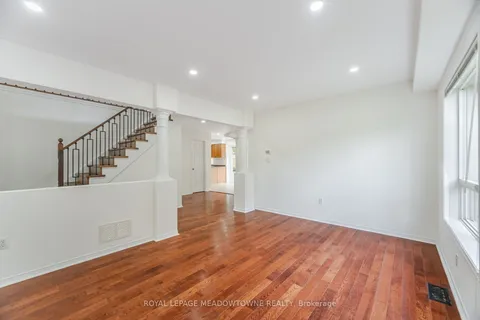1212 Fox Crescent, ON L9T 6C6
