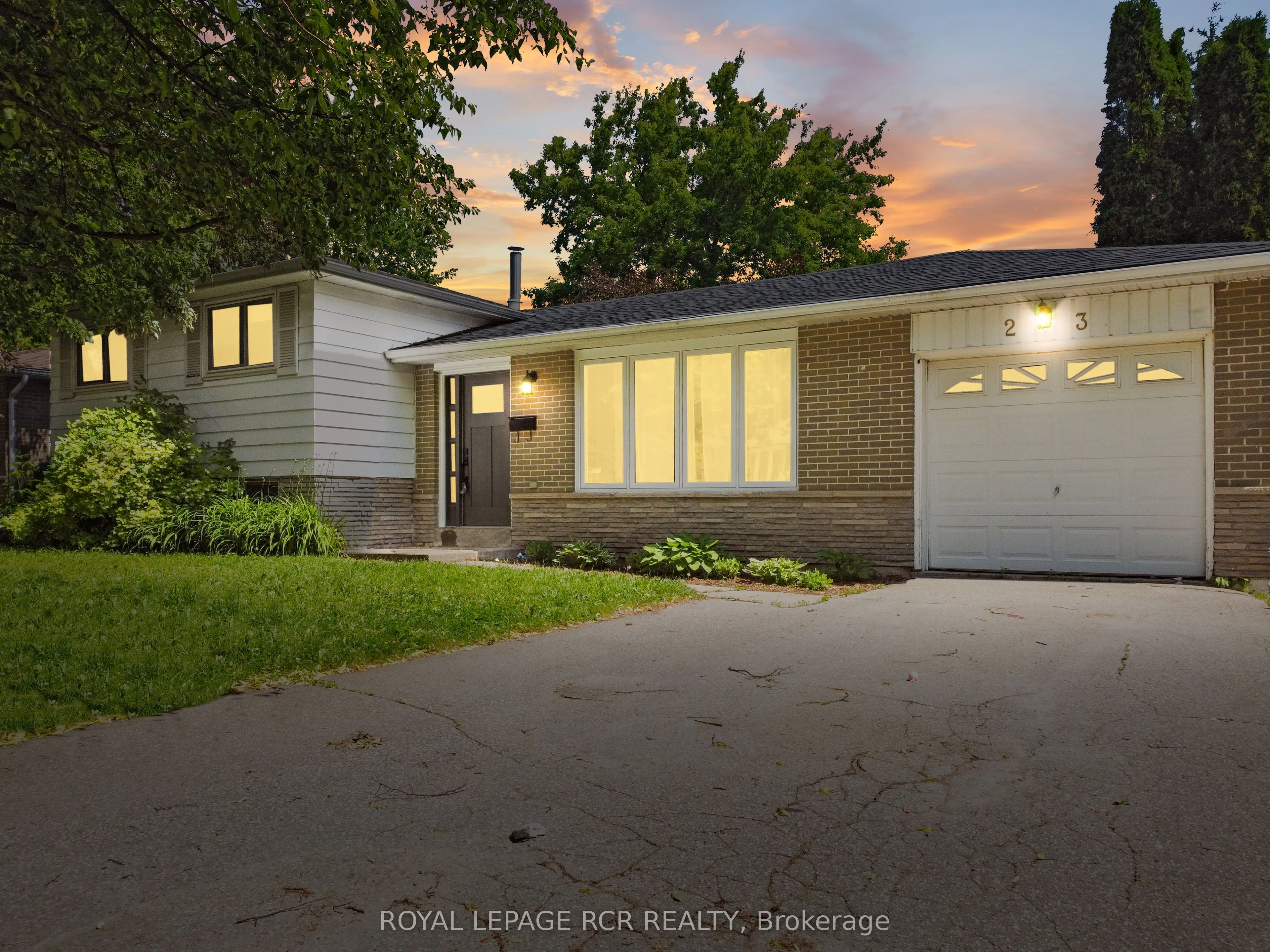 23 Highland Drive, ON L9W 2Y2