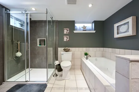 179 Townsend Avenue, ON L7T 1Z3