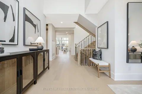 348 Kingsleigh Court, ON L9T 1X7