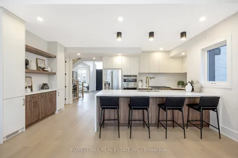 348 Kingsleigh Court, ON L9T 1X7