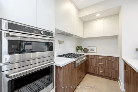 348 Kingsleigh Court, ON L9T 1X7