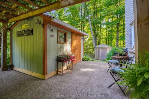 9878 15 Side Road, ON L9T 2X9