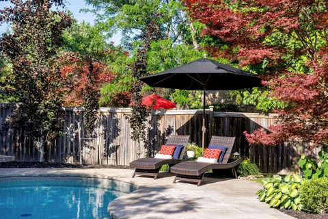 2076 Rochester Circle, ON L6M 5E2