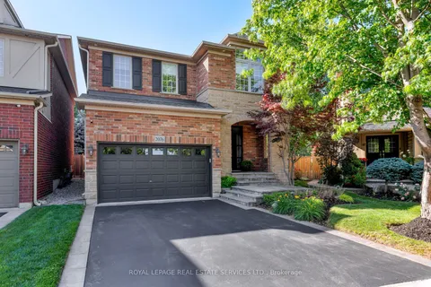 2076 Rochester Circle, ON L6M 5E2
