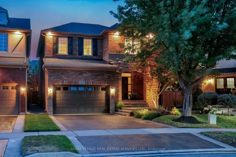 2076 Rochester Circle, ON L6M 5E2