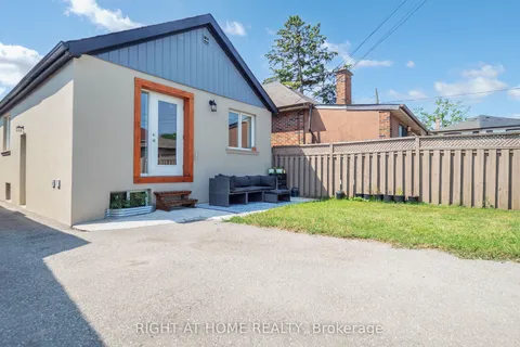 36 Juliet Crescent, ON M6M 1N4