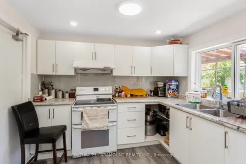 12 Montjoy Crescent, ON L6S 3E7