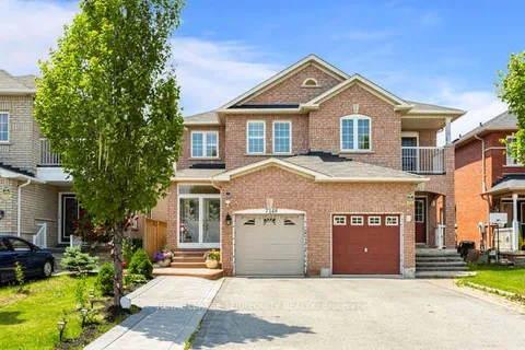 7148 Village Walk, ON L5W 1X2