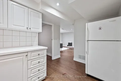 6 Kintyre Street, ON L6Z 2Y4