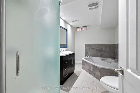 6 Kintyre Street, ON L6Z 2Y4