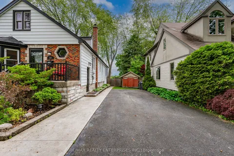 43 Pine Avenue, ON L5H 2P5