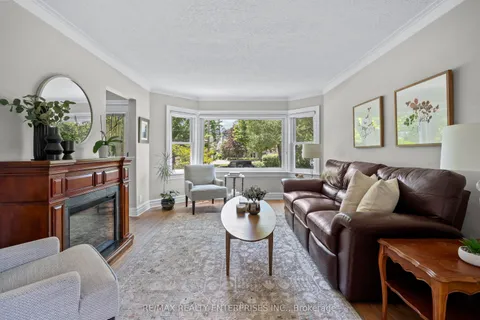 43 Pine Avenue, ON L5H 2P5