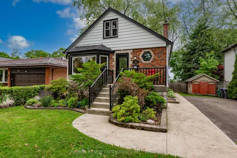 43 Pine Avenue, ON L5H 2P5
