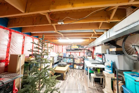 23 Wadsworth Circle, ON L6Z 1W6