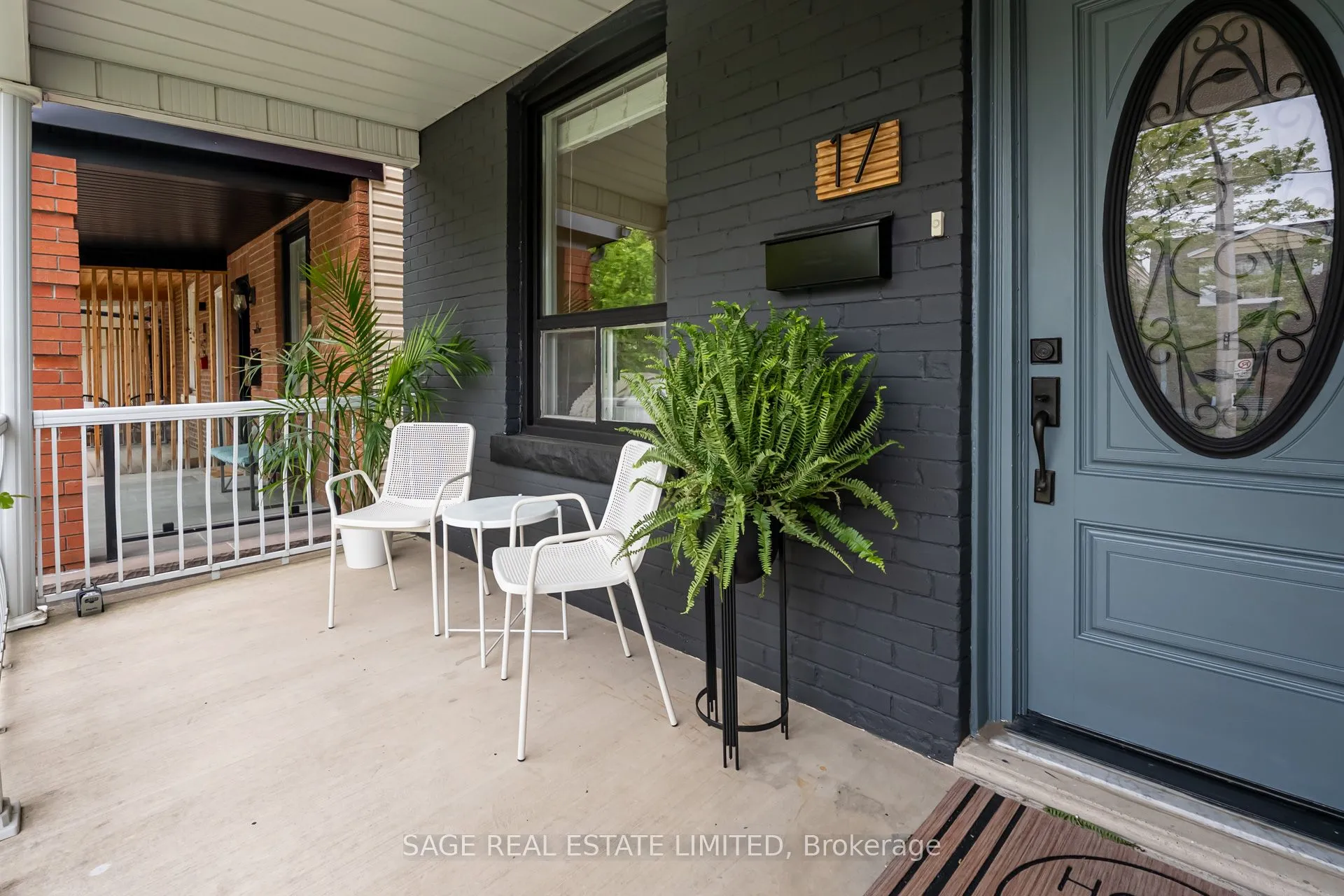 17 Hugo Avenue, ON M6P 3T3