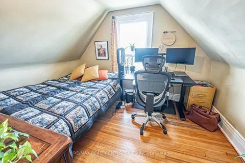 914 Dovercourt Road, ON M6H 2X5