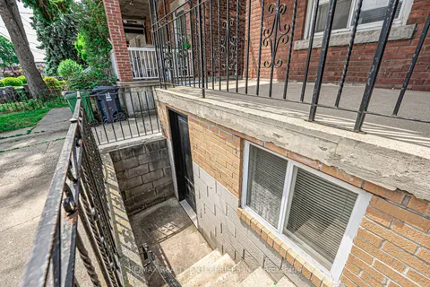 914 Dovercourt Road, ON M6H 2X5