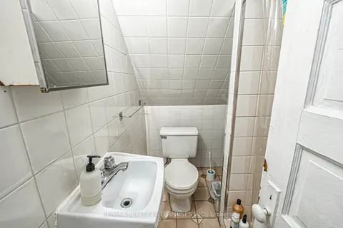 914 Dovercourt Road, ON M6H 2X5