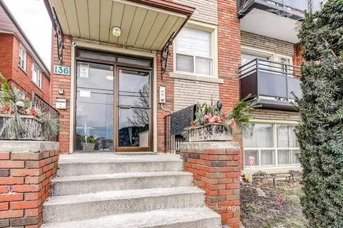 136 Portland Street, ON M8Y 1B2