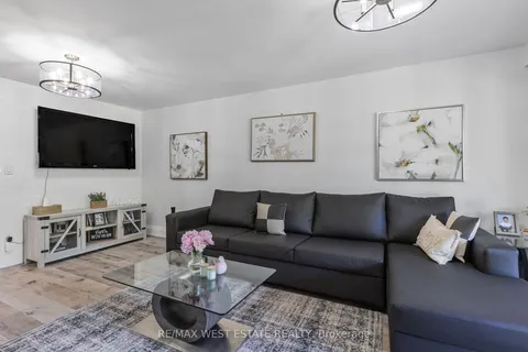 9 Walton Drive, ON L7E 0A2
