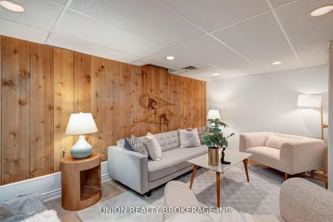 2423 Brasilia Circle, ON L5N 2E9
