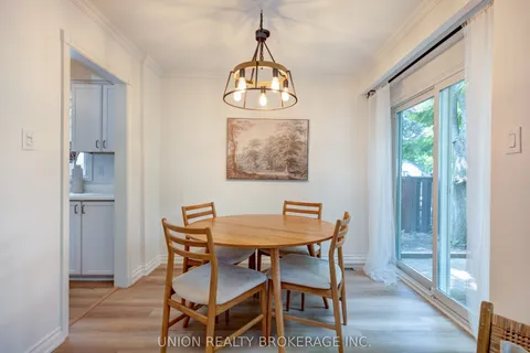 2423 Brasilia Circle, ON L5N 2E9