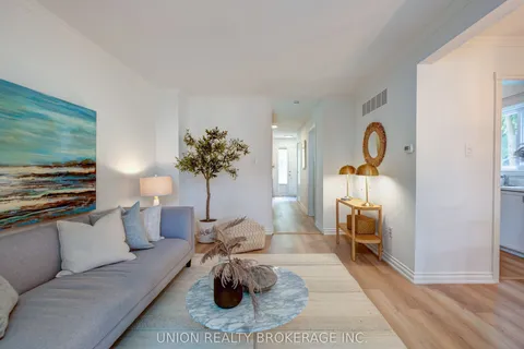2423 Brasilia Circle, ON L5N 2E9