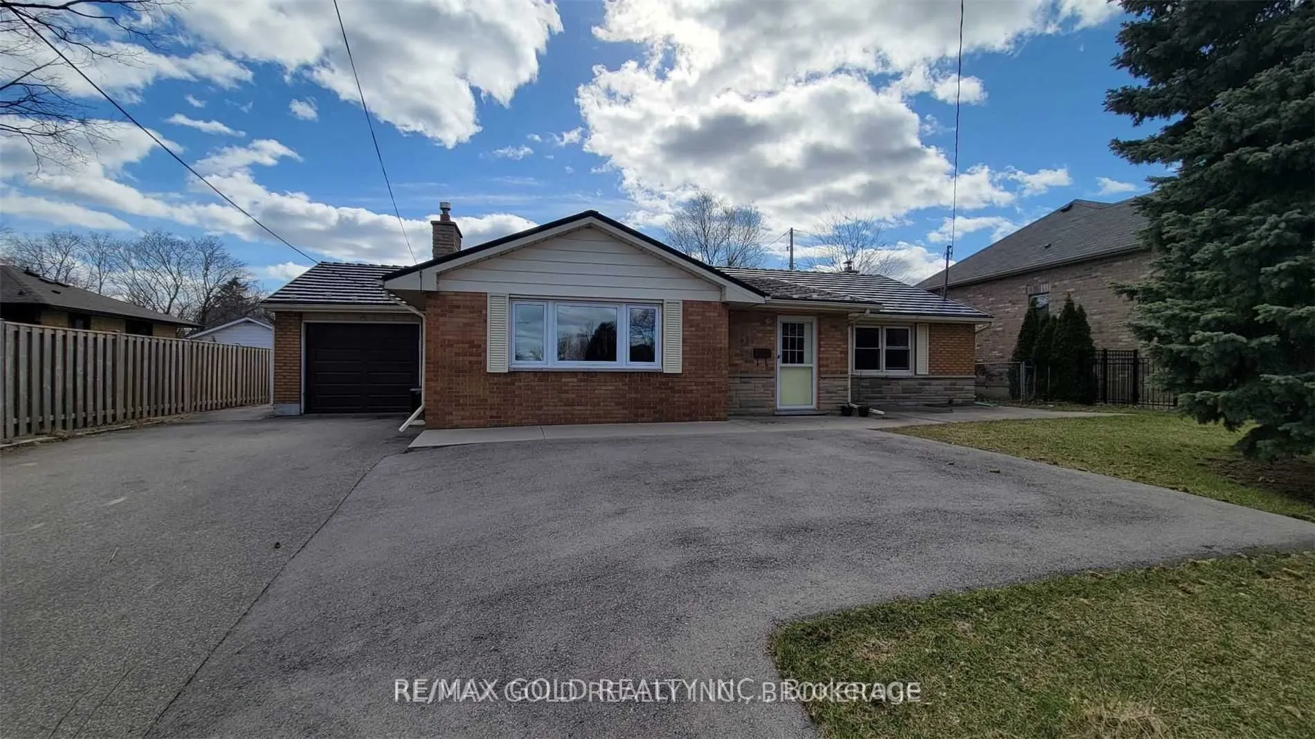 538 Dynes Road, ON L7N 2V2
