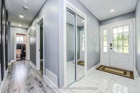 16 Gordon Drive, ON L6Y 2A7