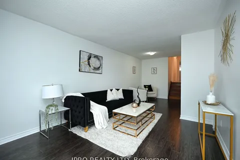 7646 Priory Crescent, ON L4T 3H5