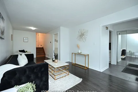 7646 Priory Crescent, ON L4T 3H5