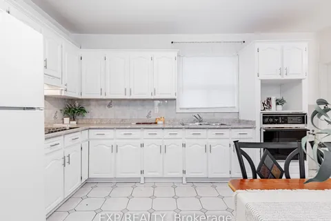 150 Edwin Avenue, ON M6P 3Z9