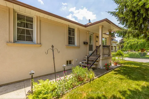 25 Ann Arbour Road, ON M9M 2J5