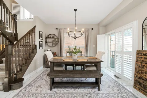 25 Paula Court, ON L9W 5V1