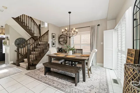 25 Paula Court, ON L9W 5V1
