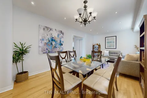 851 Clemens Crescent, ON L5V 2S8