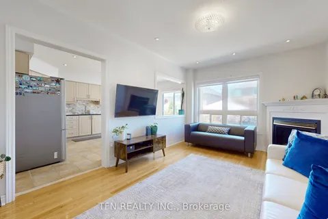 851 Clemens Crescent, ON L5V 2S8